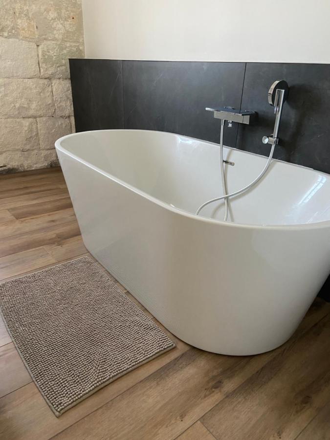 Loft Spacieux Au Coeur Des Remparts D'Aigues-Mortes Exteriör bild