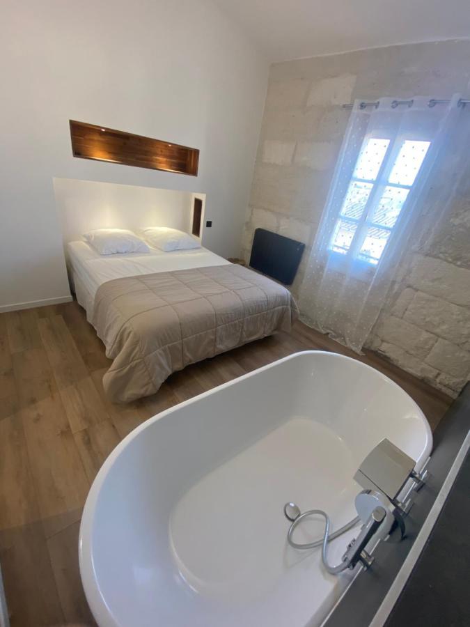 Loft Spacieux Au Coeur Des Remparts D'Aigues-Mortes Exteriör bild